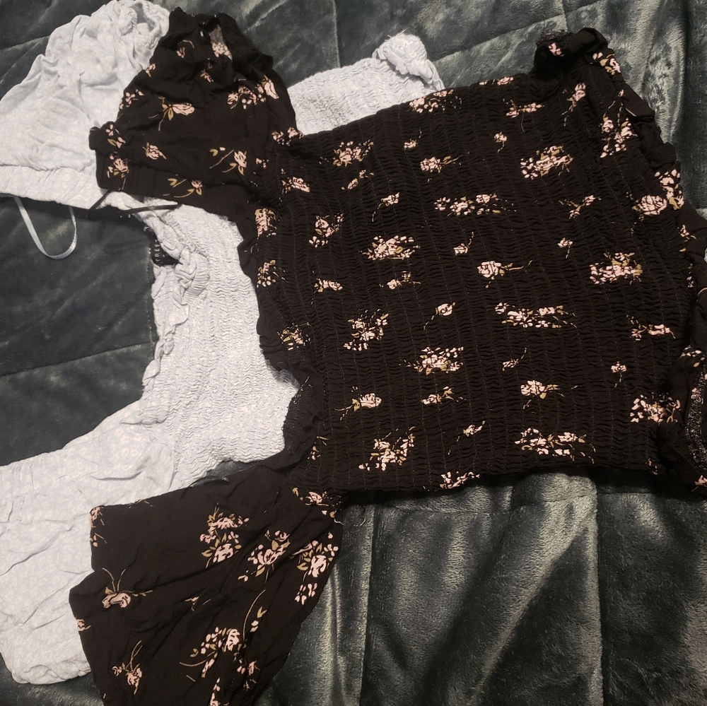 5 for 25 Puffy sleeves top (black top)